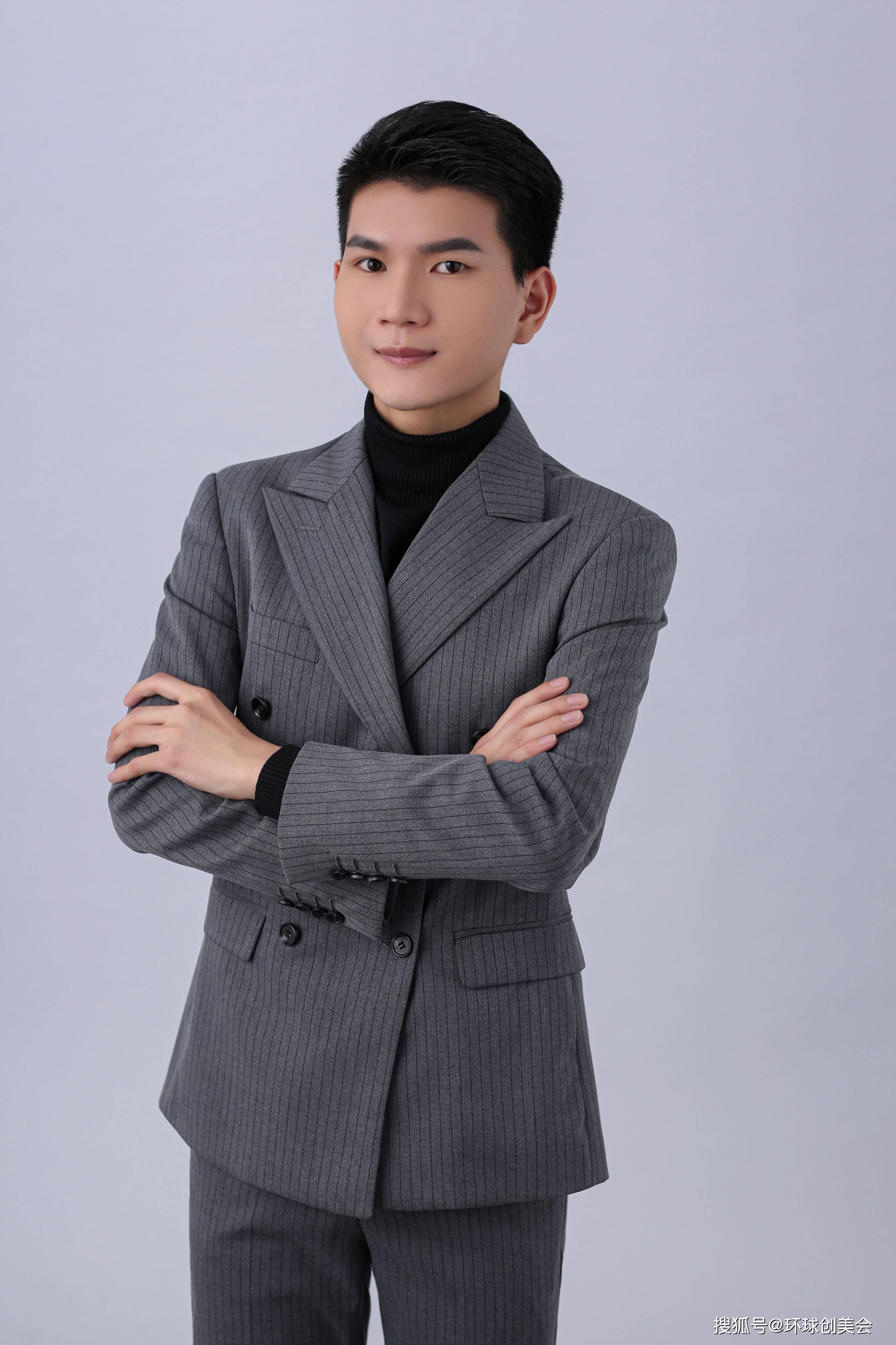 黄启仲 执行创意总监